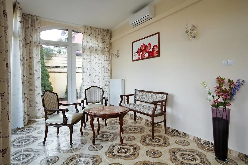 Villa Korda Hotel-1